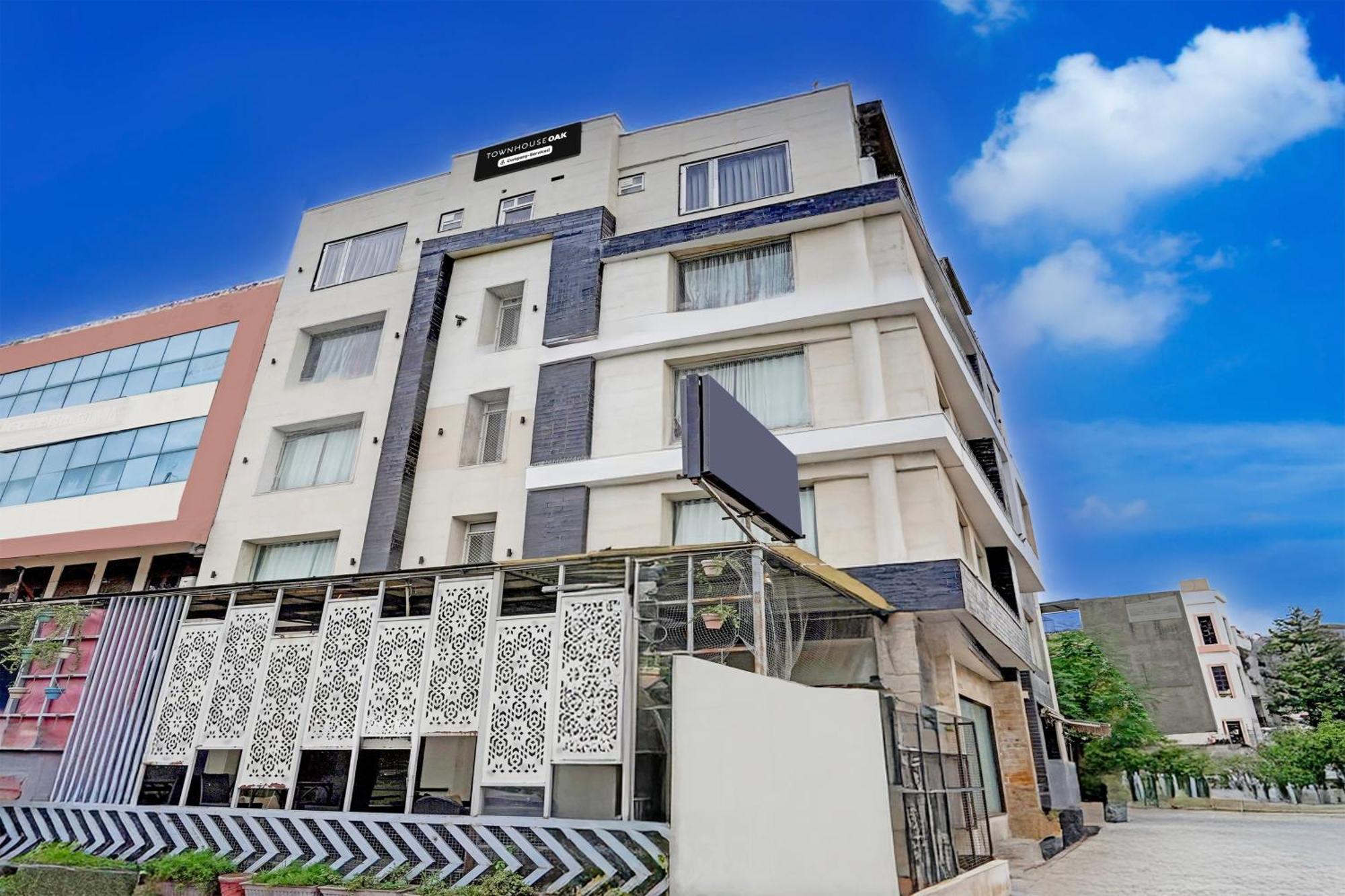 Hotel Palette And Sawai Mansingh Stadium Formerly Radiant Star Jaipur
